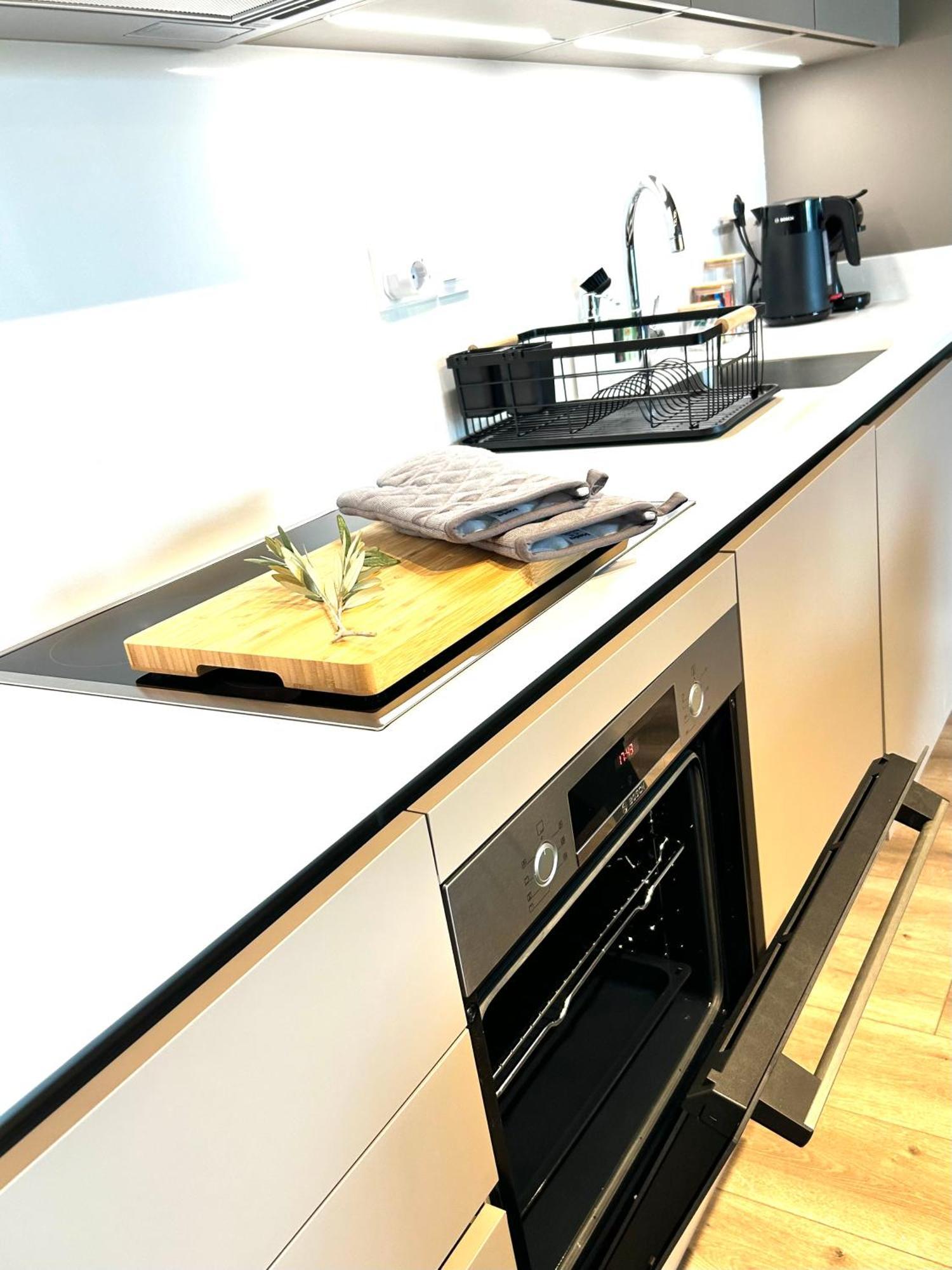 Sunset Gardens - Holiday Apartments - By Tlv Living Limassol Ngoại thất bức ảnh