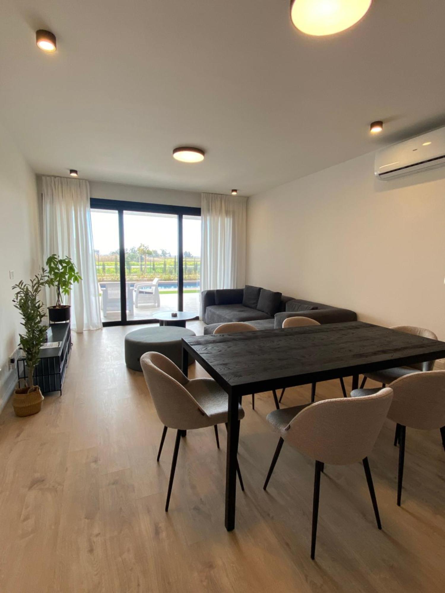 Sunset Gardens - Holiday Apartments - By Tlv Living Limassol Ngoại thất bức ảnh