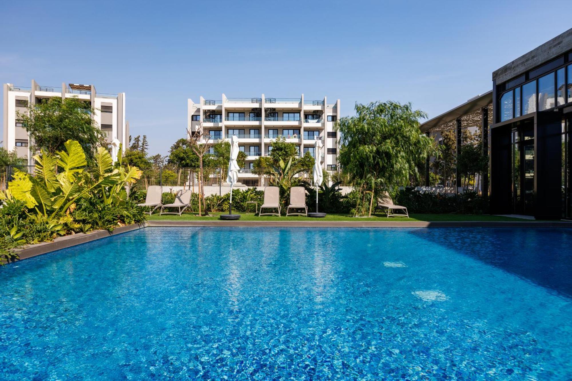Sunset Gardens - Holiday Apartments - By Tlv Living Limassol Ngoại thất bức ảnh